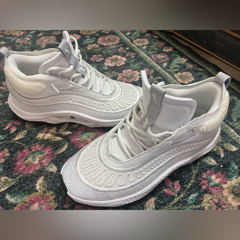 Nike Men's cosmic White and Gray Sneakers